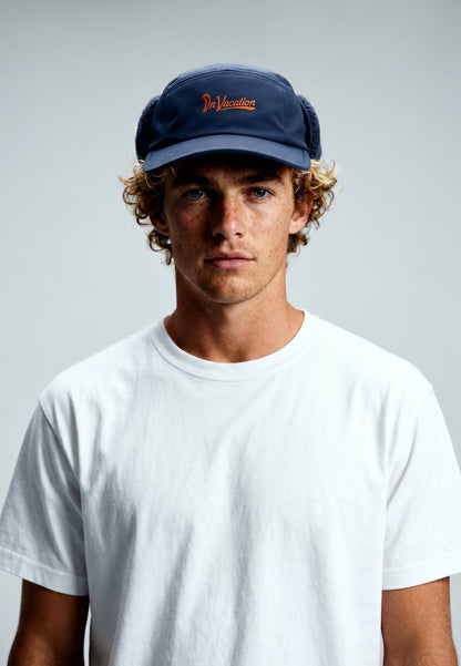 Casquette à Rabats d'Oreilles ON VACATION "Let's Take a Trip" Fleece Earflap Cap